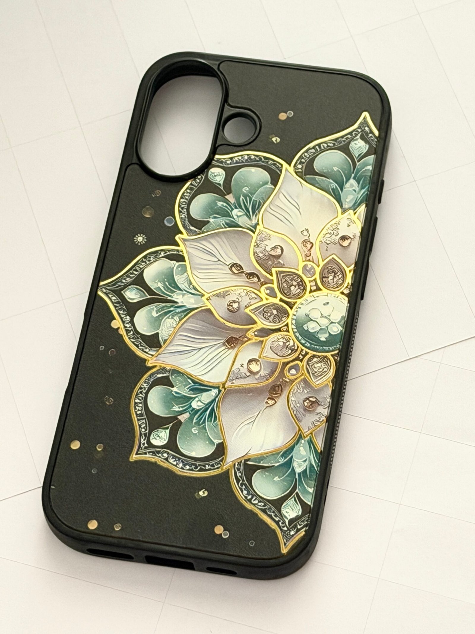 Royal Lotus Mandala iphone 17 Cover